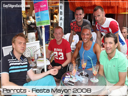 Fiesta Mayor em Parrots Sitges